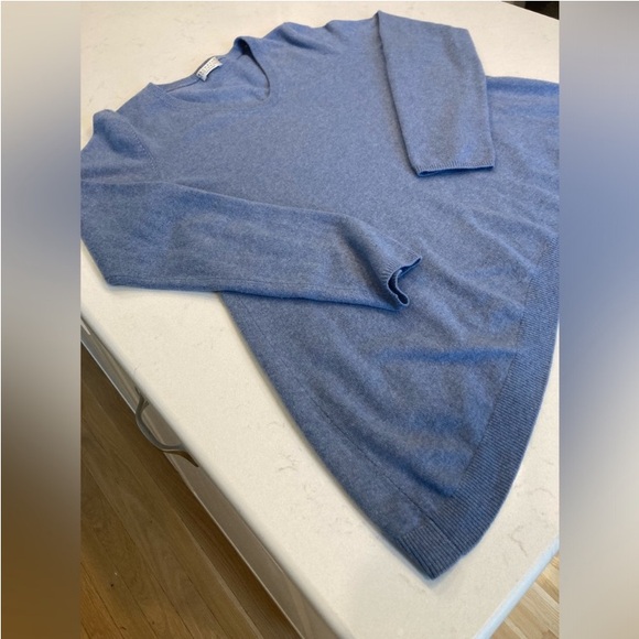 Vintage Brunello Cucinelli Blue Shark Bite
Soft Luxury Cashmere Sweater Large - Picture 5 of 9